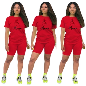 Set rosso due pezzi Mama con maglietta stampata a cuore e pantaloncini da ciclista