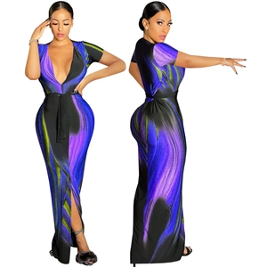 Damen V-Ausschnitt Maxi-Kleid mit lila Marmordruck, kurzen Ärmeln und Gürtel