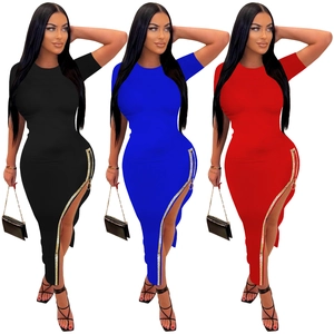 Robe Maxi Sexy Bodycon pour Femmes Col Rond Manches Courtes Fente Latérale Strass Dorés Fermeture Éclair Couleur Unie Soirée