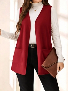 Gilet senza maniche bordeaux con apertura frontale e tasche laterali per un look professionale