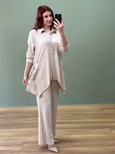 Women's 2-piece oversized set featuring pleated texture shirt and loose pants