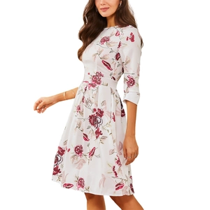 Elegant white A-line dress with vintage floral print, round neck and 3/4 sleeves for women