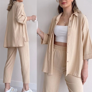 Ensemble 2 pièces en coton lin beige pour femme avec chemise à manches longues et pantalon