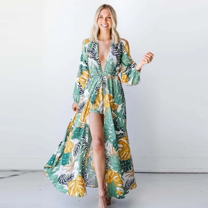 Boho-Maxikleid mit Blumenmuster, tiefem V-Ausschnitt, Cold-Shoulder und hohem Schlitz