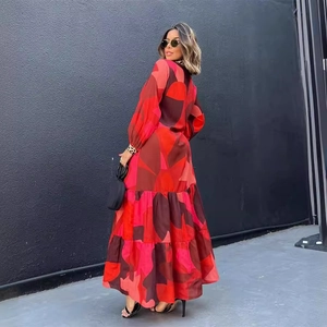 Robe longue bohème ample à motifs géométriques avec accents léopard aux manches