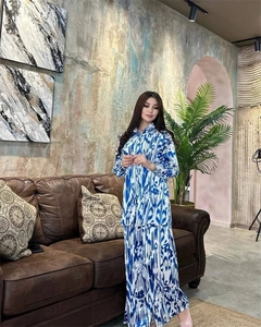 Ensemble chic deux pièces pour femme avec chemise imprimée bleu roi et pantalon large