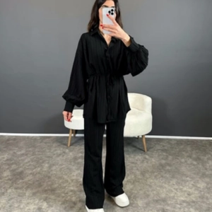 Ensemble 2 pièces noir pour femme avec chemise à manches bouffantes et pantalon large