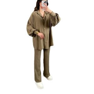 Ensemble 2 pièces pour femme avec chemise à manches lanternes et pantalon droit fluide
