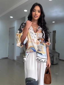 Women's 2-piece set with artistic print lantern sleeve shirt and wide-leg trousers