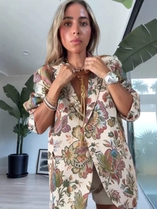 Blazer cintré pour femme avec imprimé floral vintage et revers pour un style chic