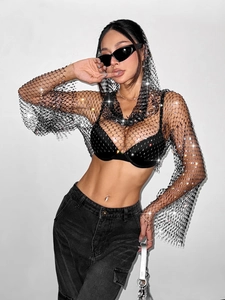 Haut à capuche en maille noire scintillante avec strass pour fêtes et festivals de musique