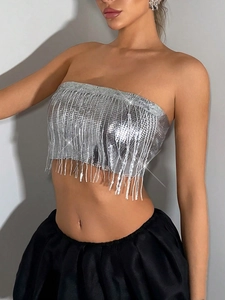 Haut tube à paillettes argentées avec franges métalliques pour tenues de festival