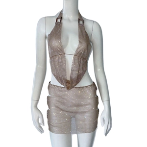 Ensemble sexy haut licou et mini-jupe en strass champagne doré pour tenue de festival