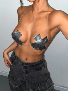 Top halter con paillettes argentate e design a croce per feste e abbigliamento club