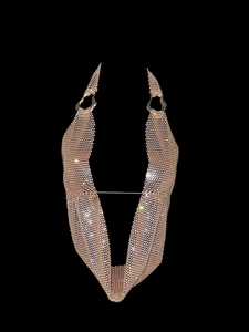 Haut licou luxueux en résille de strass or rose pour festivals de musique