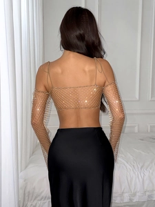 Haut caraco en résille avec strass brillants, manches amovibles et dos nu élégant