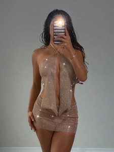 Ensemble deux pièces en mesh strass champagne avec haut dos nu et mini-jupe assortie
