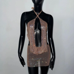 Détails du tissu en maille dorée champagne avec des strass étincelants pour tenue de soirée