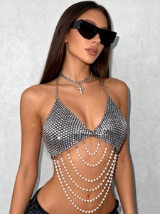 Haut licou à paillettes argentées avec franges en perles multicouches style soirée