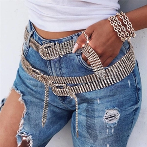 Ceinture étincelante en strass avec boucle en diamant et ensemble de bracelets assortis