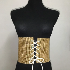 Ceinture corset dorée ornée de strass brillants et laçage blanc pour robe de soirée