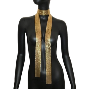 Collana girocollo alla moda in rete metallica dorata con paillettes per donna party