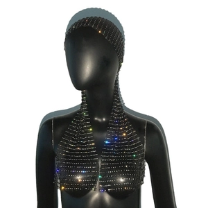 Ensemble turban élastique et haut licou avec strass colorés étincelants sur maille noire