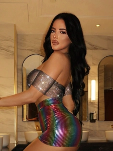 Ensemble haut court en résille à strass argentés et mini-jupe holographique pour femme