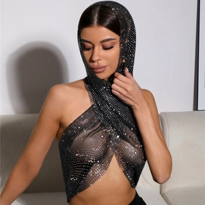 Top corto con cappuccio sexy in rete di strass neri con design incrociato