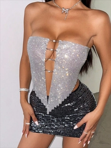 Haut tube sexy en maille strass argentée et jupe à paillettes pour festivals