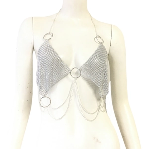 Halter top argenté scintillant en strass avec franges de chaîne et anneaux métal