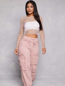 Funkelndes Strass-Netz-Langarmshirt mit Cargo-Hosen in Hellrosa für Damen