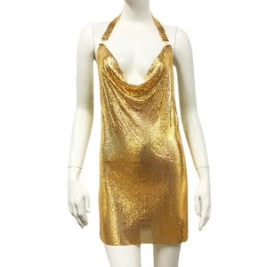 Mini robe dos nu sexy en maille métallique dorée avec décolleté en V profond