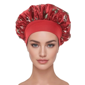 Bonnet de nuit en satin rouge foncé à motif floral avec large bande élastique pour femme