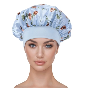 Bonnet de nuit en satin à fleurs bleu clair avec large bande élastique extensible