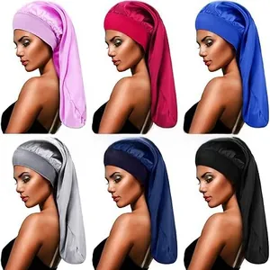 Six coloris de bonnets de nuit longs en satin pour cheveux longs avec texture brillante