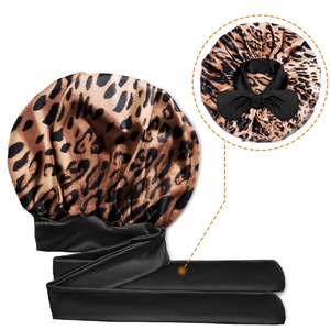 Bonnet de nuit satiné léopard avec large bande élastique et détail de nœud chic
