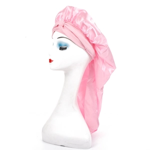 Bonnet de nuit long en satin rose pour la protection des cheveux avec nœud avant