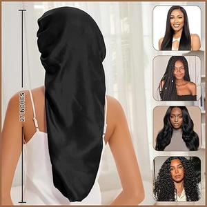 Détail du bonnet de nuit en satin noir de 27 pouces montrant la protection des cheveux