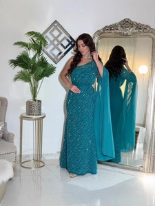 Robe de soirée élégante à sequins bleu sarcelle avec manche en mousseline et coupe ajustée