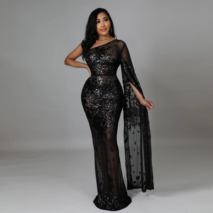 Elegant one-shoulder black sequin fishtail evening dress with transparent mesh and slit sleeve