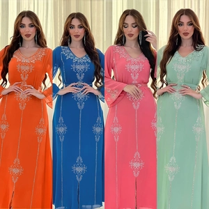 Robe Longue Kaftan en Chiffon Élégante pour Femme Avec Broderie Strass Col en V Manches Évasées Abaya Musulmane Robe de Soirée