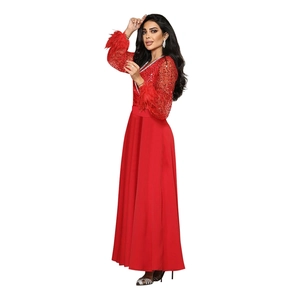 Elegante abito rosso a maniche lunghe con paillettes mesh e polsini in piuma