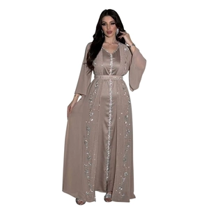 Set abaya due pezzi in raso marrone con chiffon e ricamo floreale di paillettes eleganti