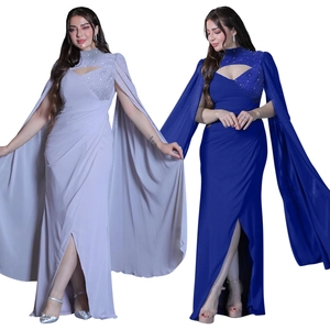 Abito Lungo Elegante in Chiffon da Donna con Strass Maniche a Mantella Spacco Alto Traforato per Banchetti Formali