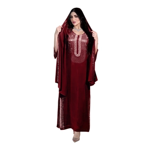 Elegante Abaya in velluto bordeaux con paillettes e scialle abbinato da donna