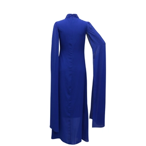 Vista posteriore dettagliata dell'abito in chiffon blu reale con strass su collo e maniche