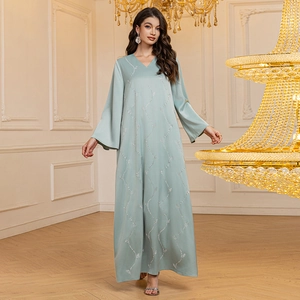 Elegant Satin Maxi Dress With Rhinestone Vine Pattern Flare Sleeve V Neck Luxurious Evening Abaya For Women Party