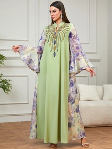 Women Elegant V-Neck Beaded Embroidery Abaya Dress Flare Sleeve Floral Patchwork Kaftan Maxi Long Dress For Banquet