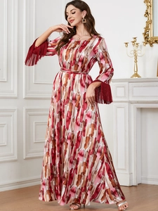 Robe élégante à manches longues avec poignets à franges rouges et imprimé pinceau d'art
